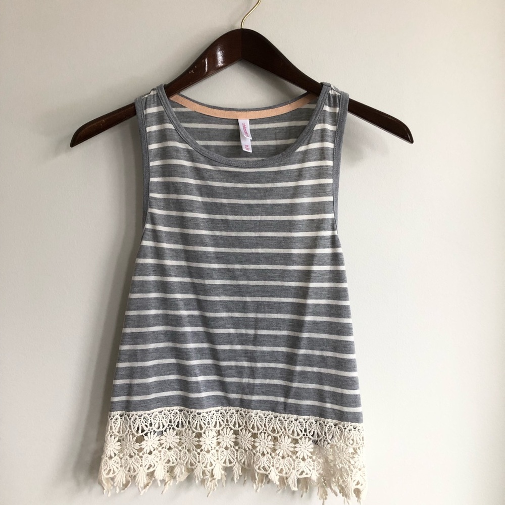 🌿3 for $20 Lace Trim Racerback Crop Top